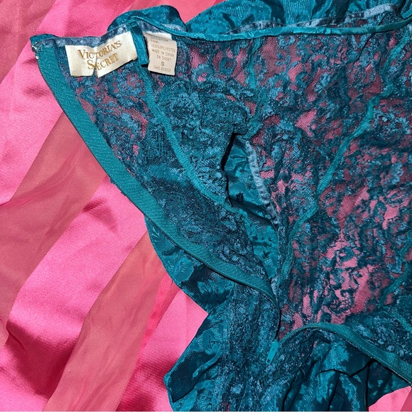 Vintage Victoria’s Secret Gold Label Completely Lace Elegant Ruffle Bodysuit - Picture 13 of 16